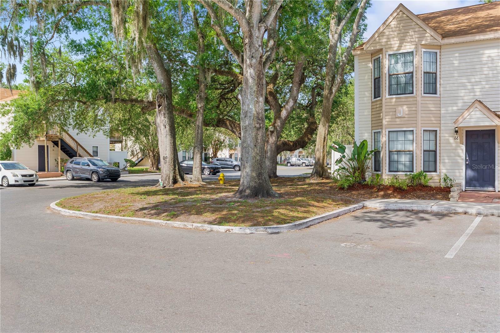 Listing photo id 3 for 2302 Maki Road 66