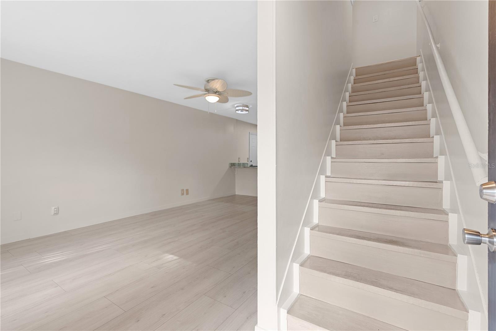 Listing photo id 6 for 2302 Maki Road 66