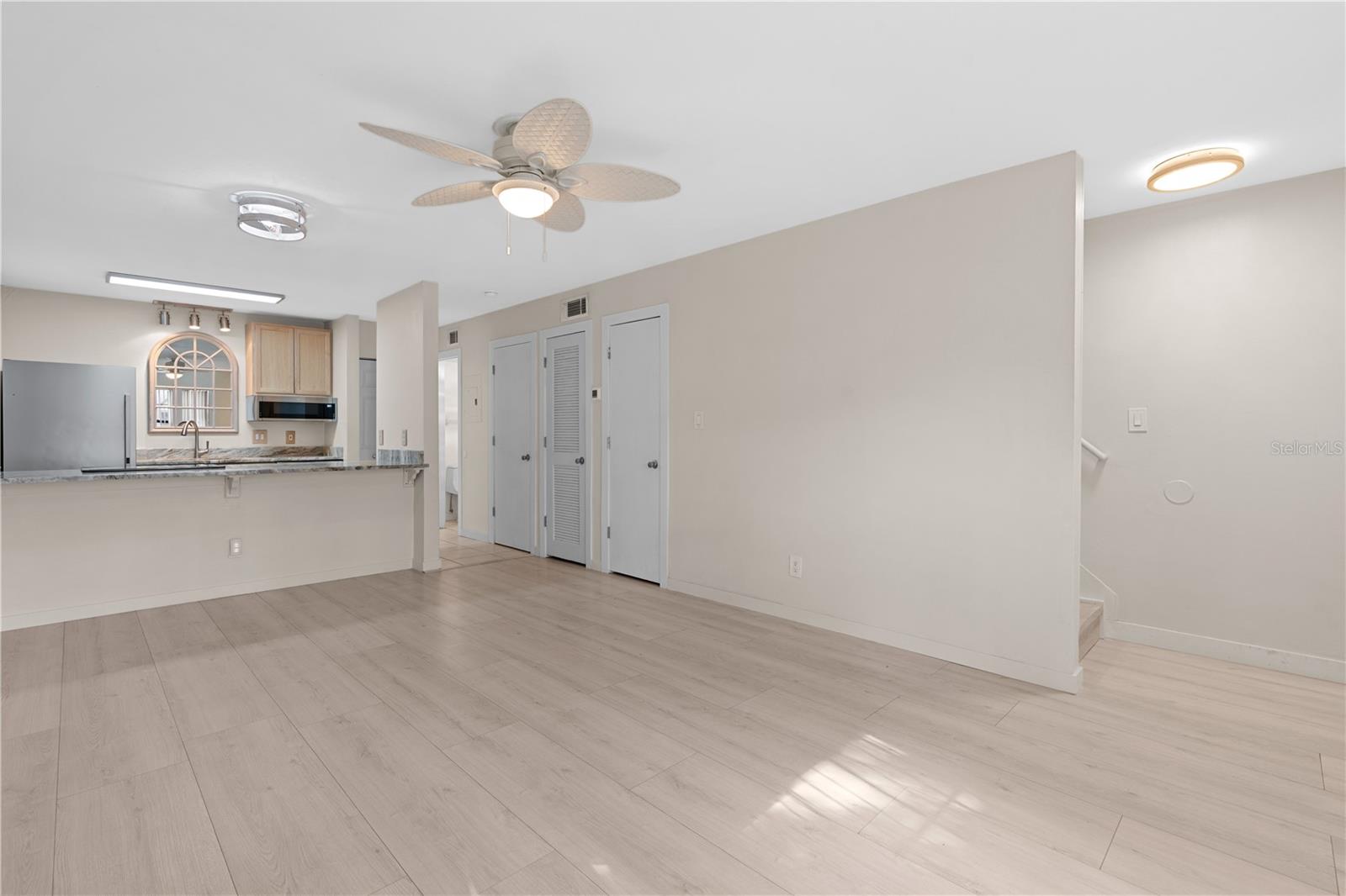 Listing photo id 7 for 2302 Maki Road 66