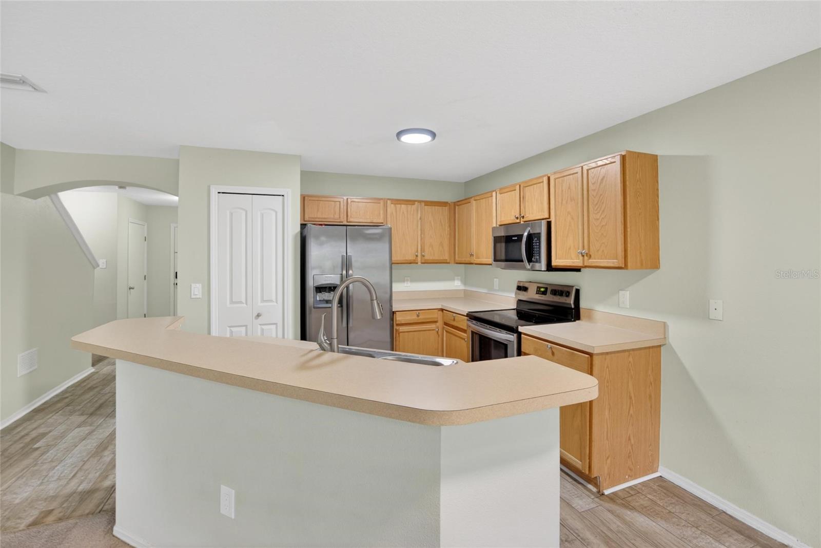 Listing photo id 11 for 2605 Oleander Lakes Drive