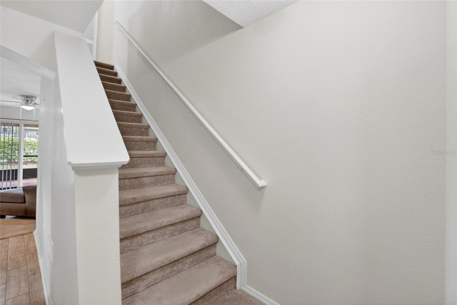 Listing photo id 16 for 2605 Oleander Lakes Drive