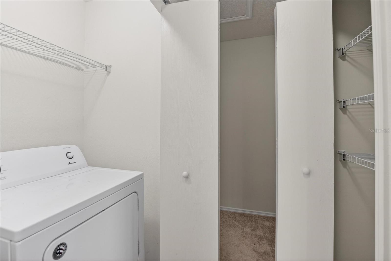 Listing photo id 30 for 2605 Oleander Lakes Drive