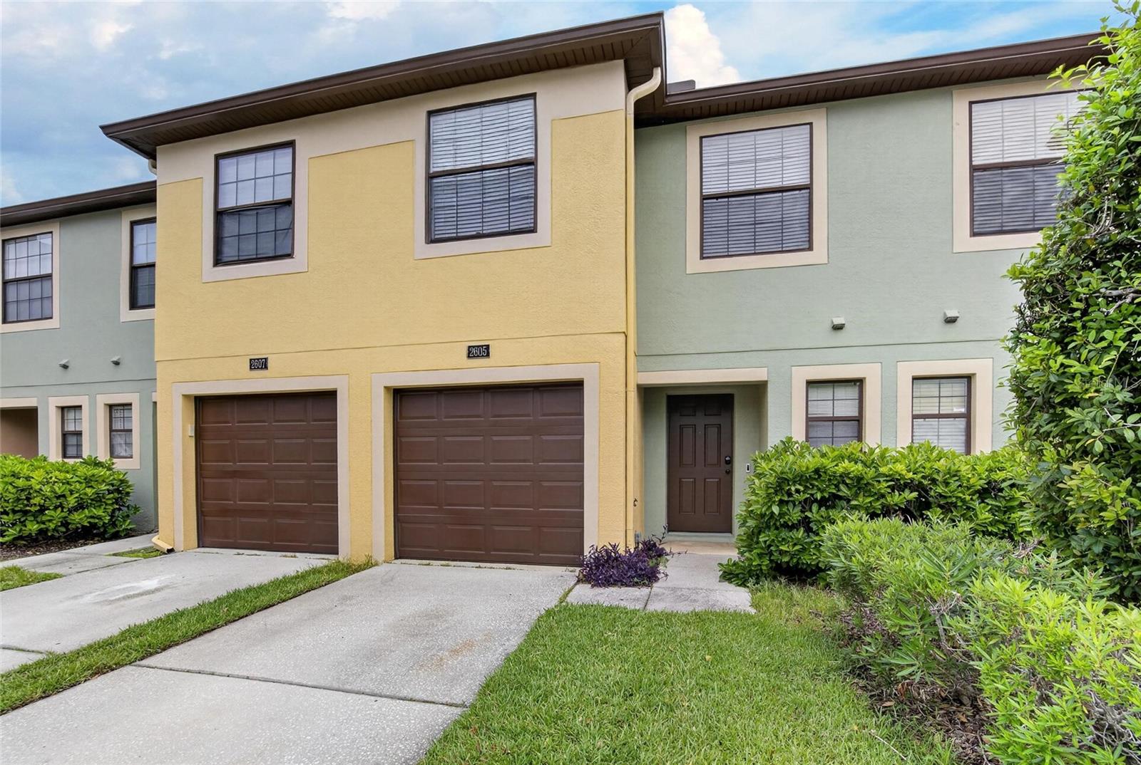 Listing photo id 59 for 2605 Oleander Lakes Drive