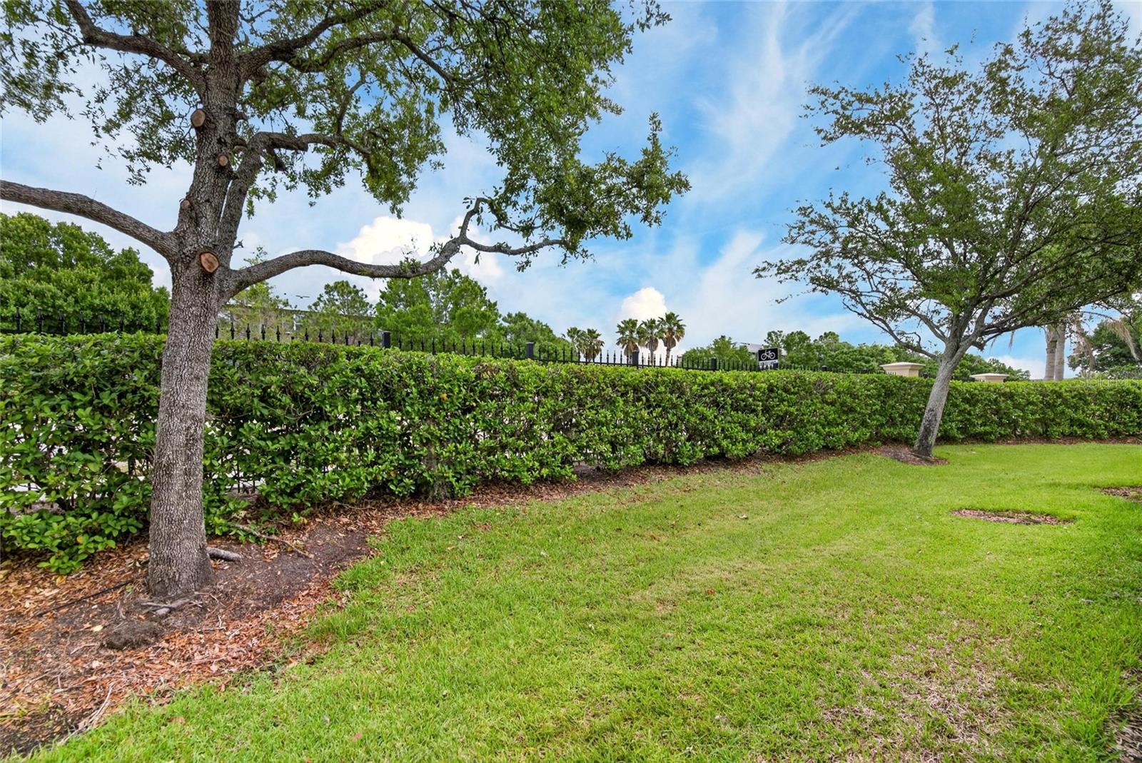 Listing photo id 61 for 2605 Oleander Lakes Drive