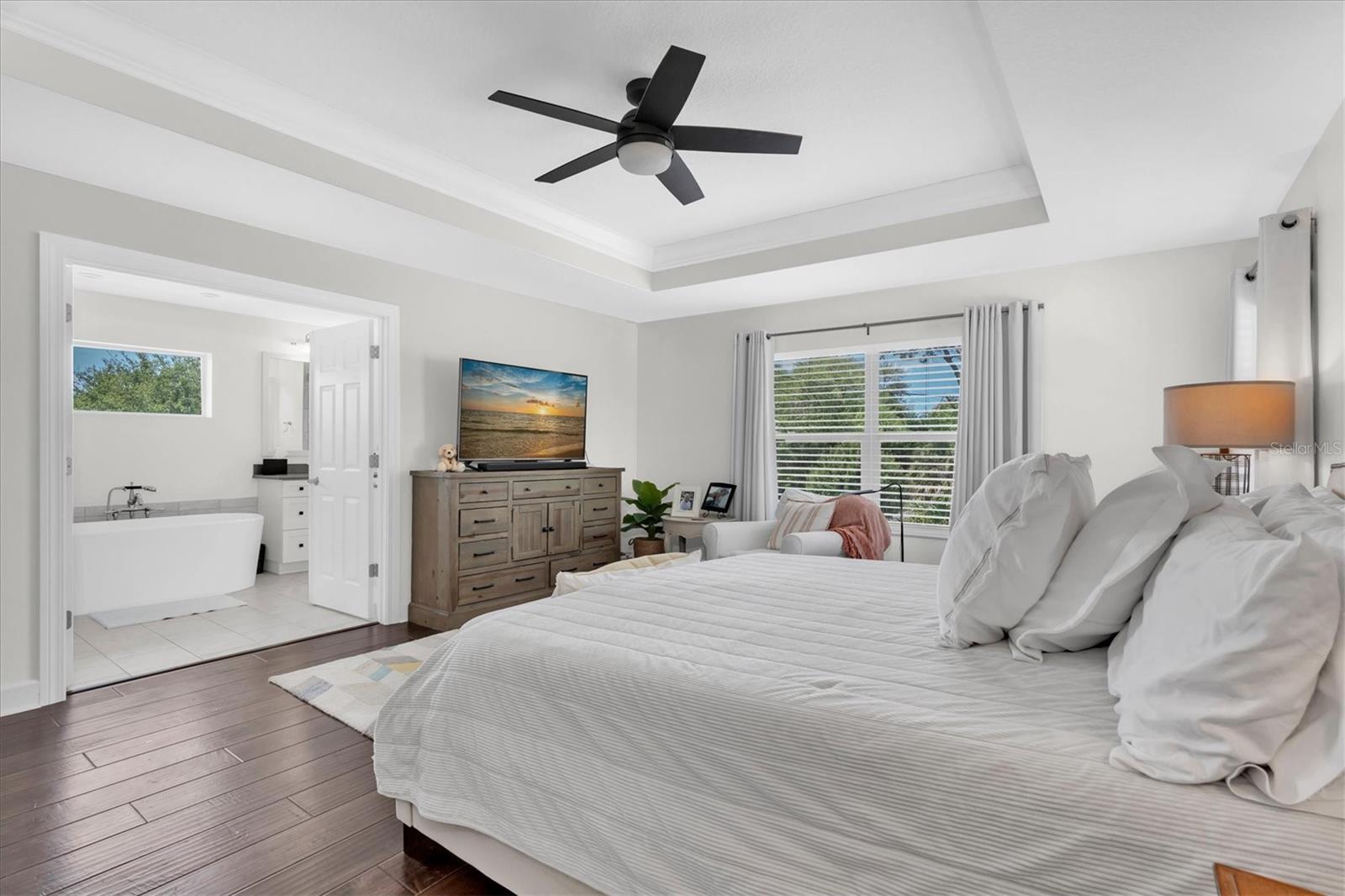 Image 21 of 50 For 520 65th Street N