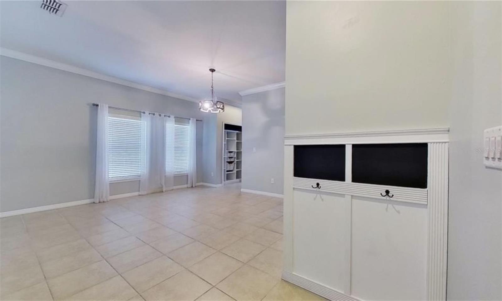 Image 3 of 26 For 2863 Maple Brook Loop