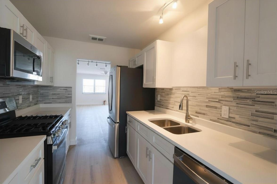 Image 6 of 43 For 3128 59th Street S 110