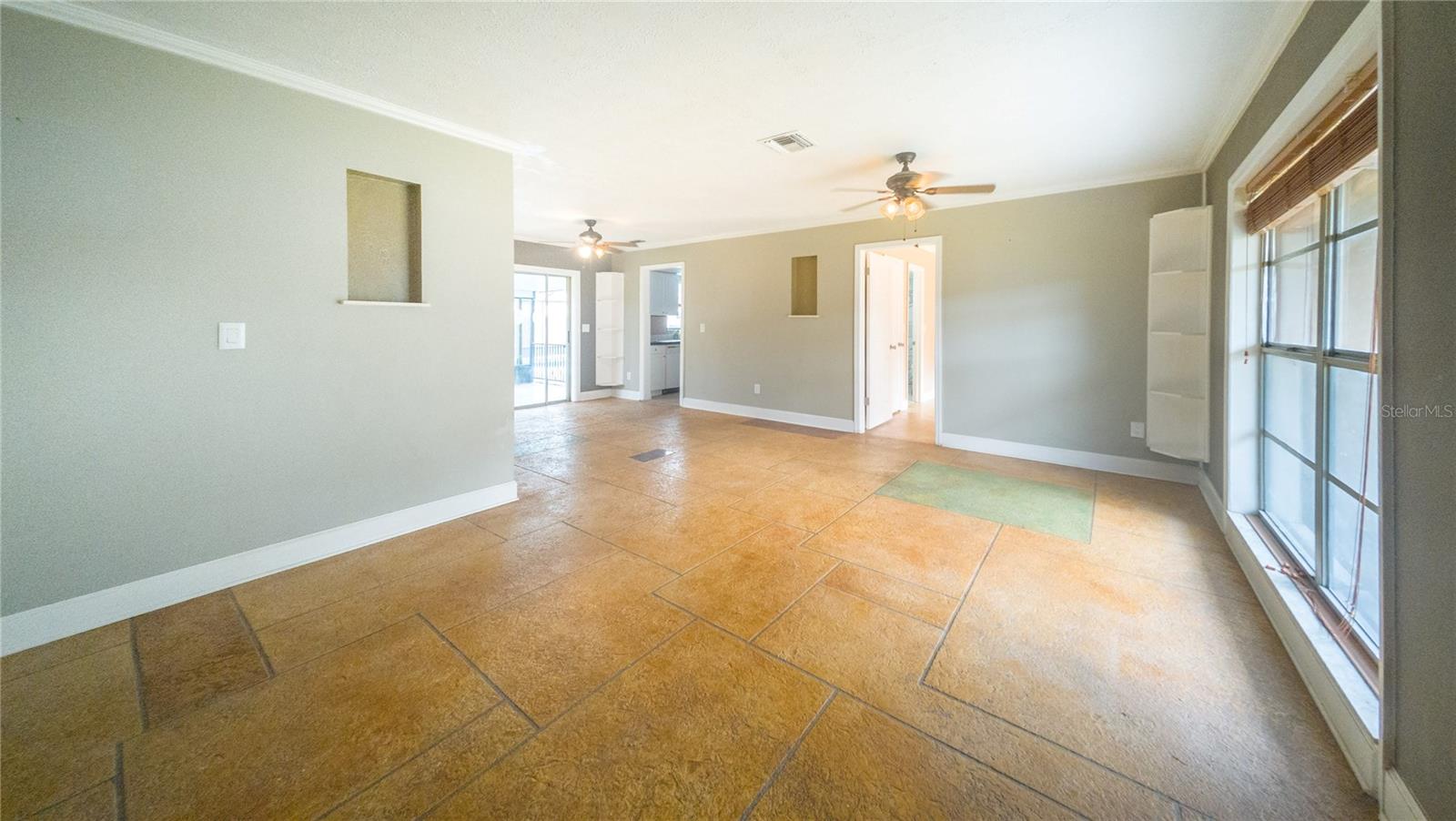 Listing photo id 0 for 3320 Las Brisas Drive