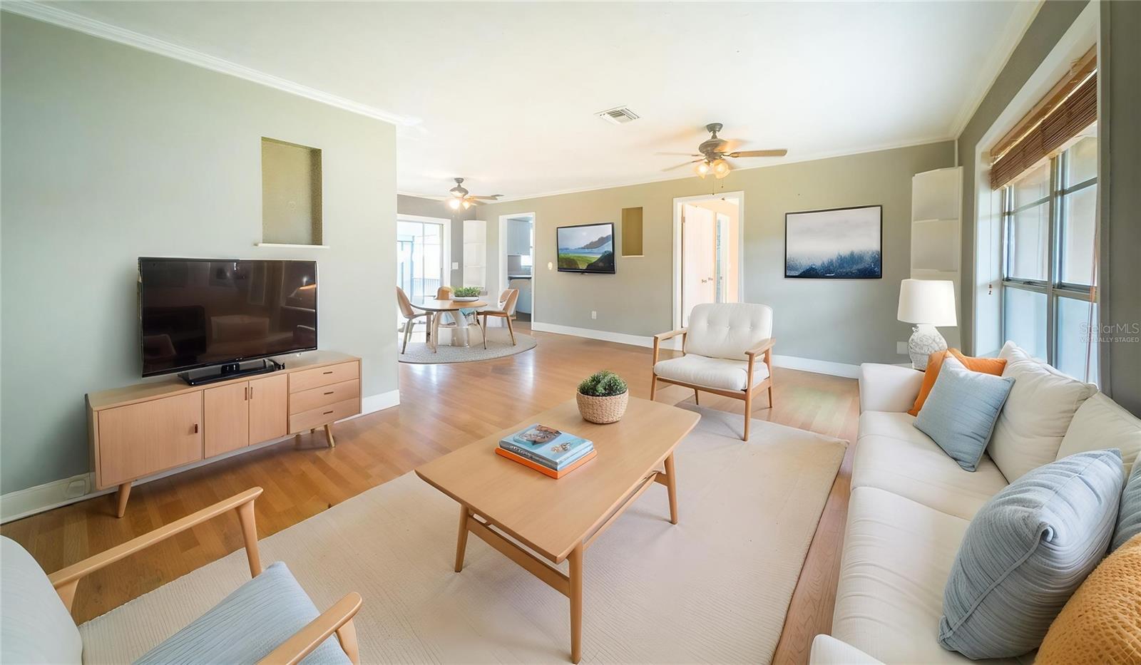 Listing photo id 1 for 3320 Las Brisas Drive