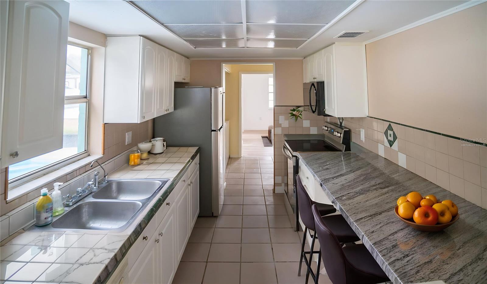 Listing photo id 6 for 3320 Las Brisas Drive