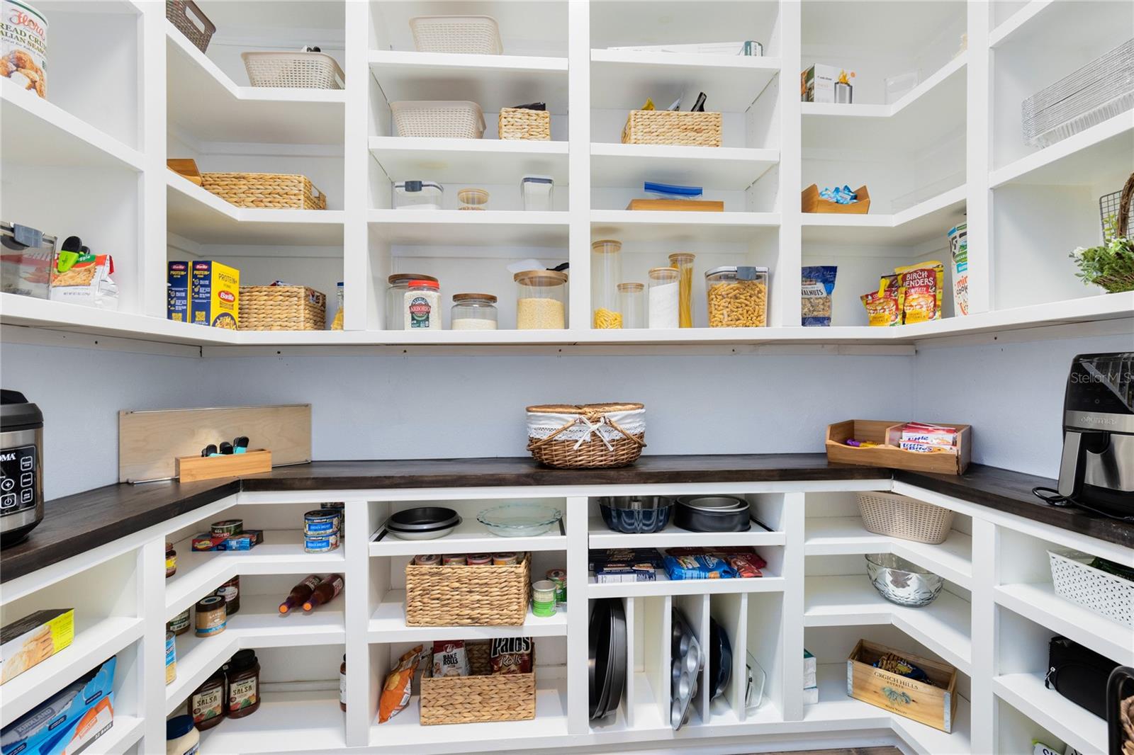 Image 14 of 47 For 9374 Reymont Street