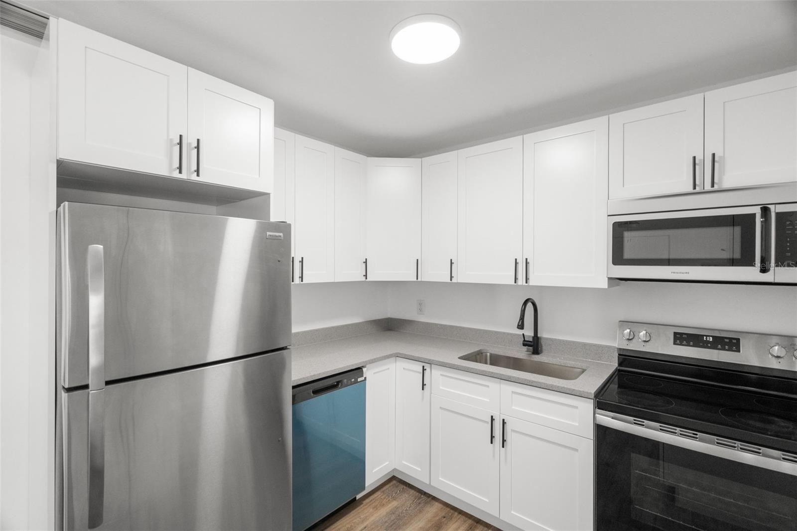 Listing photo id 10 for 2835 11th Avenue N