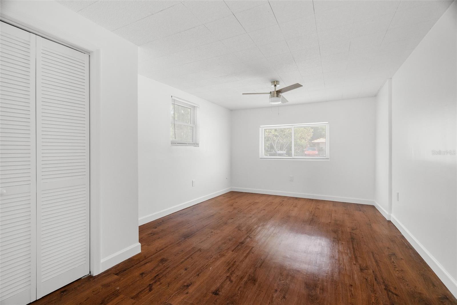 Listing photo id 14 for 2835 11th Avenue N