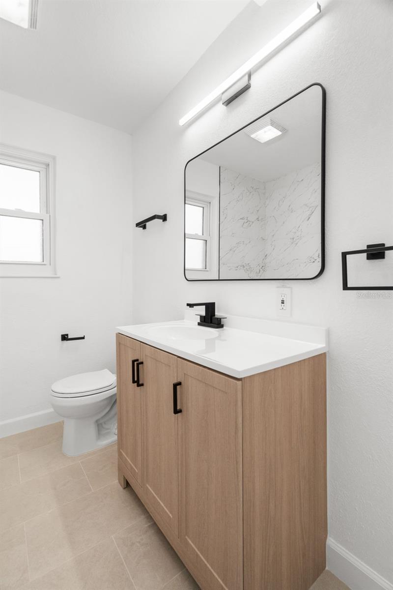 Listing photo id 3 for 2835 11th Avenue N