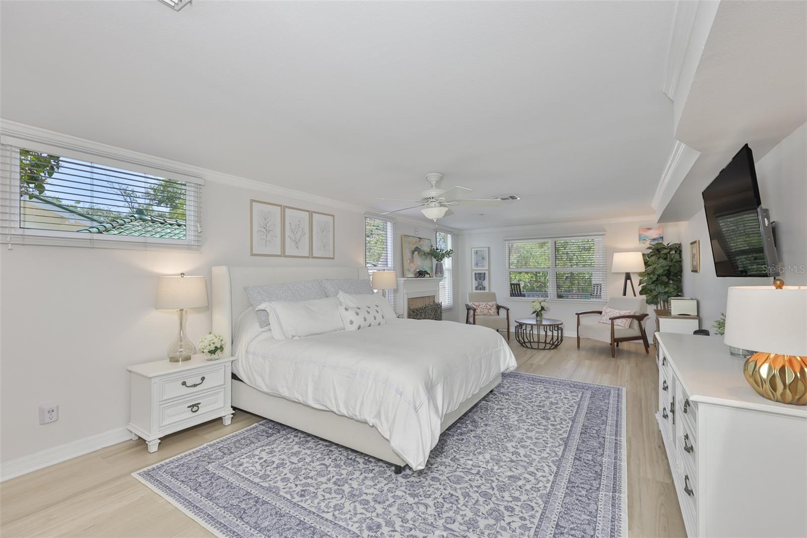 Listing photo id 17 for 1615 Watrous Avenue
