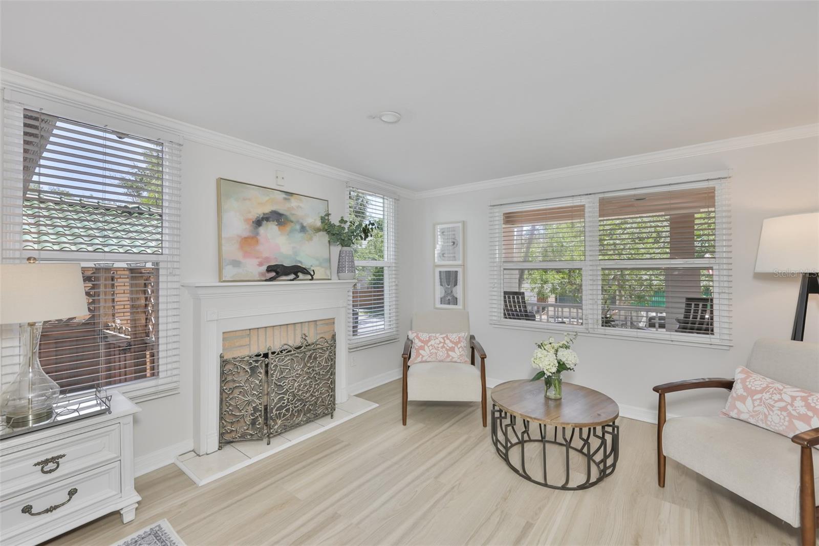 Listing photo id 19 for 1615 Watrous Avenue