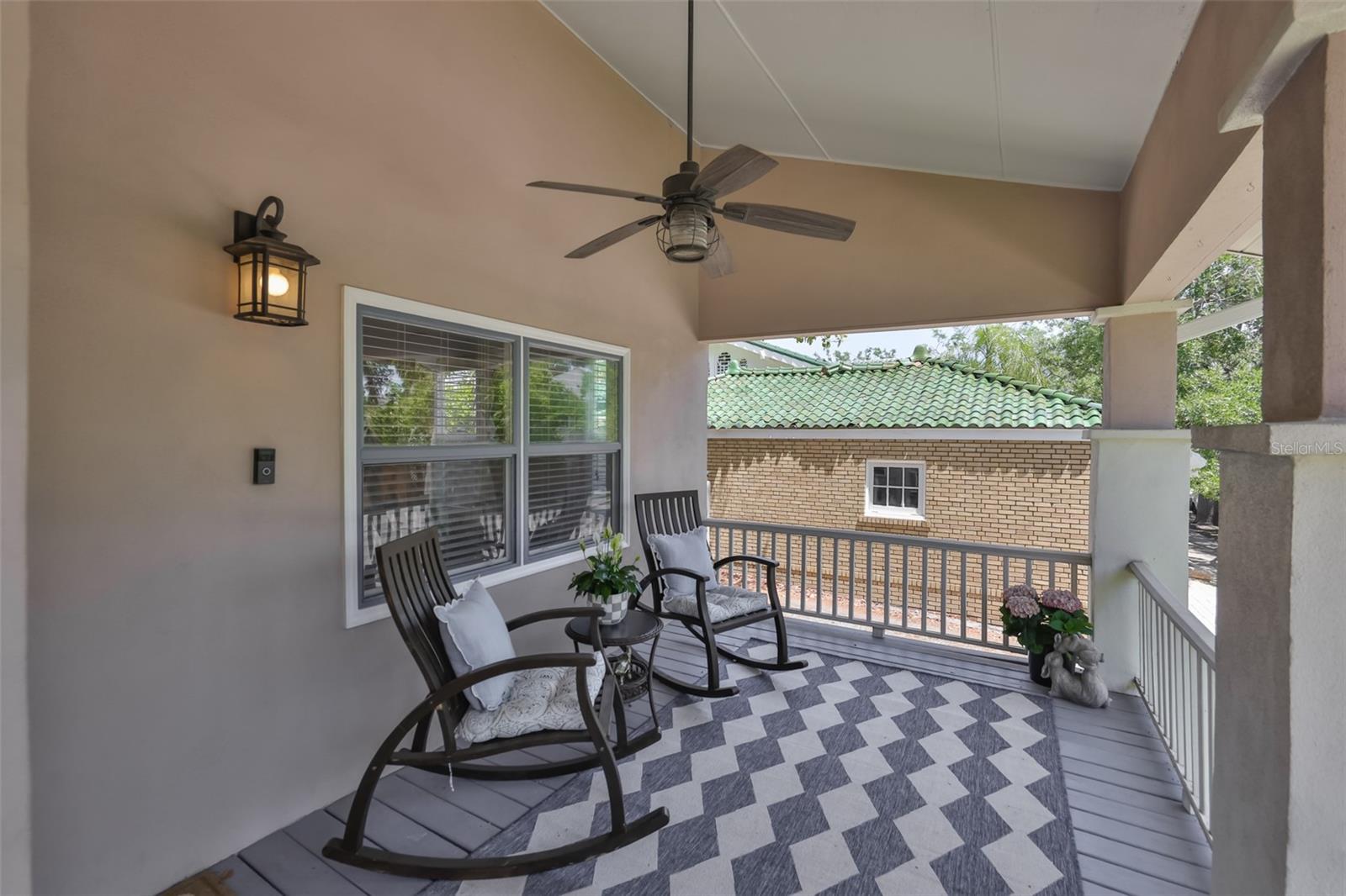 Listing photo id 38 for 1615 Watrous Avenue