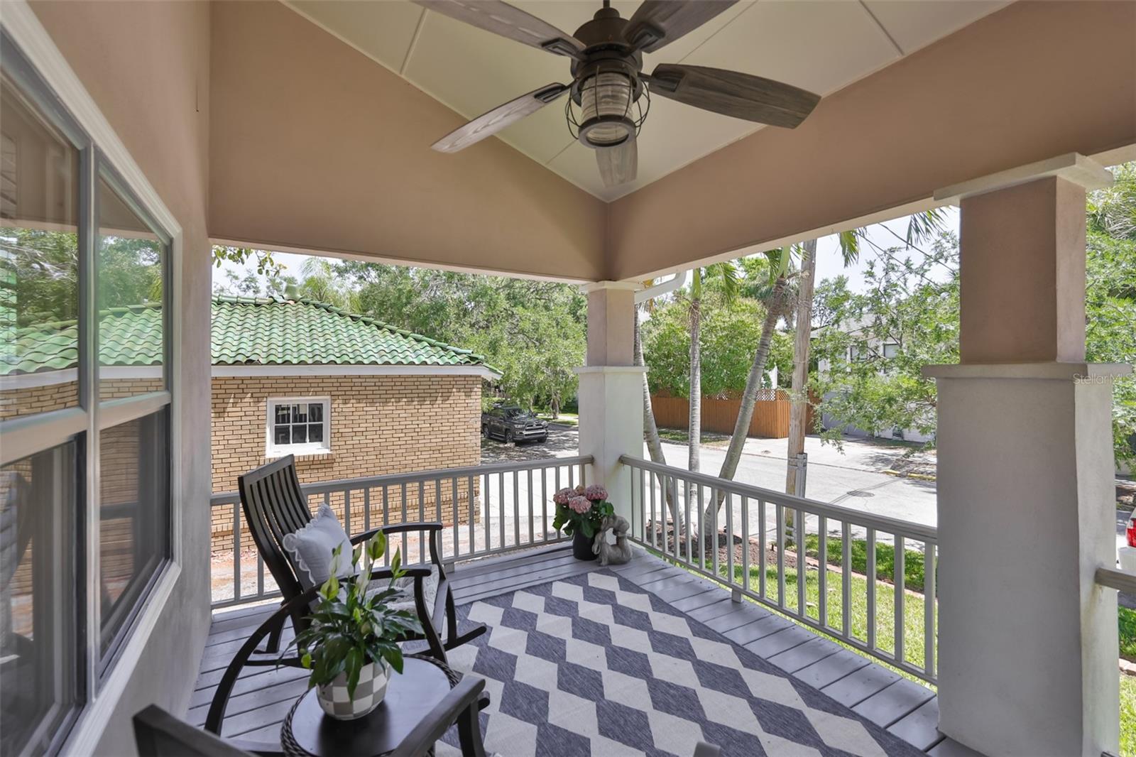 Listing photo id 39 for 1615 Watrous Avenue