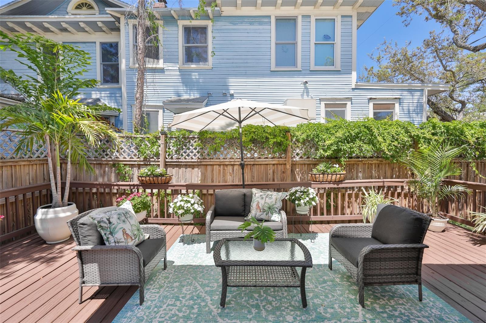 Listing photo id 48 for 1615 Watrous Avenue