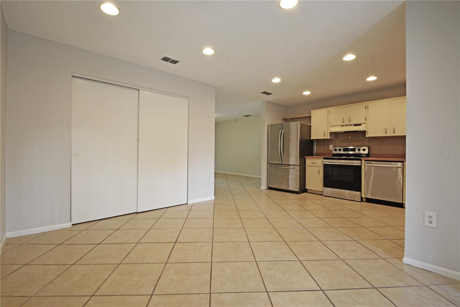 Image 11 of 37 For 620 Pent Street