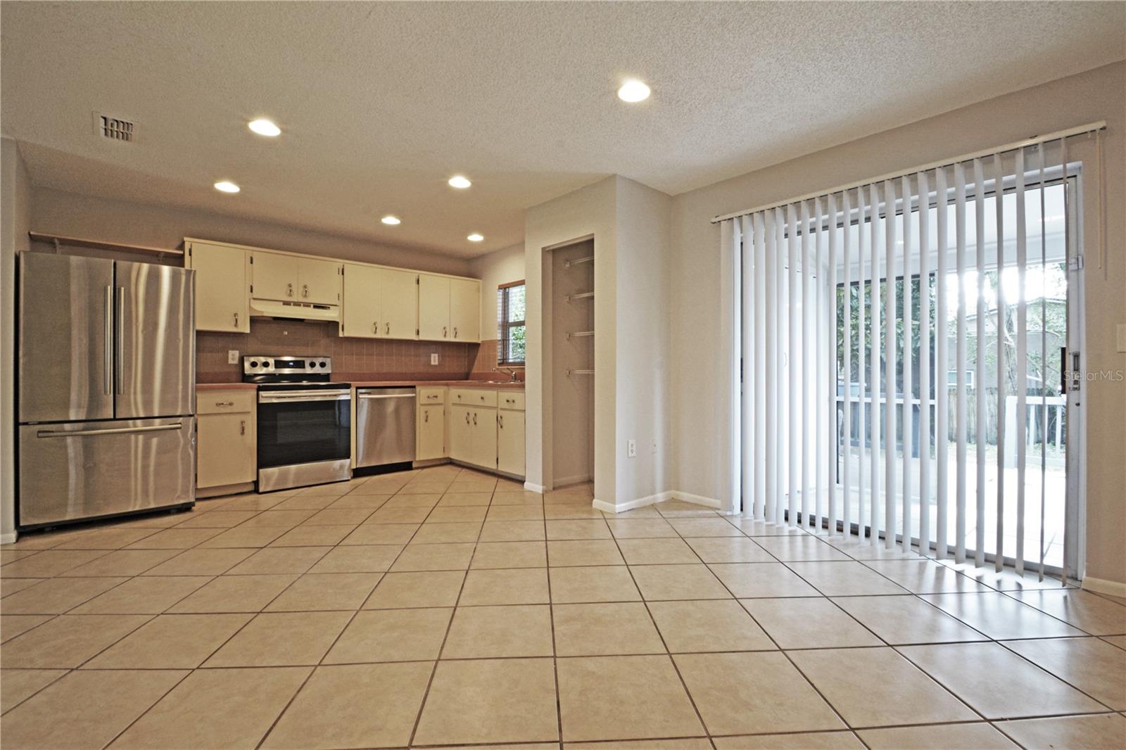 Image 12 of 37 For 620 Pent Street