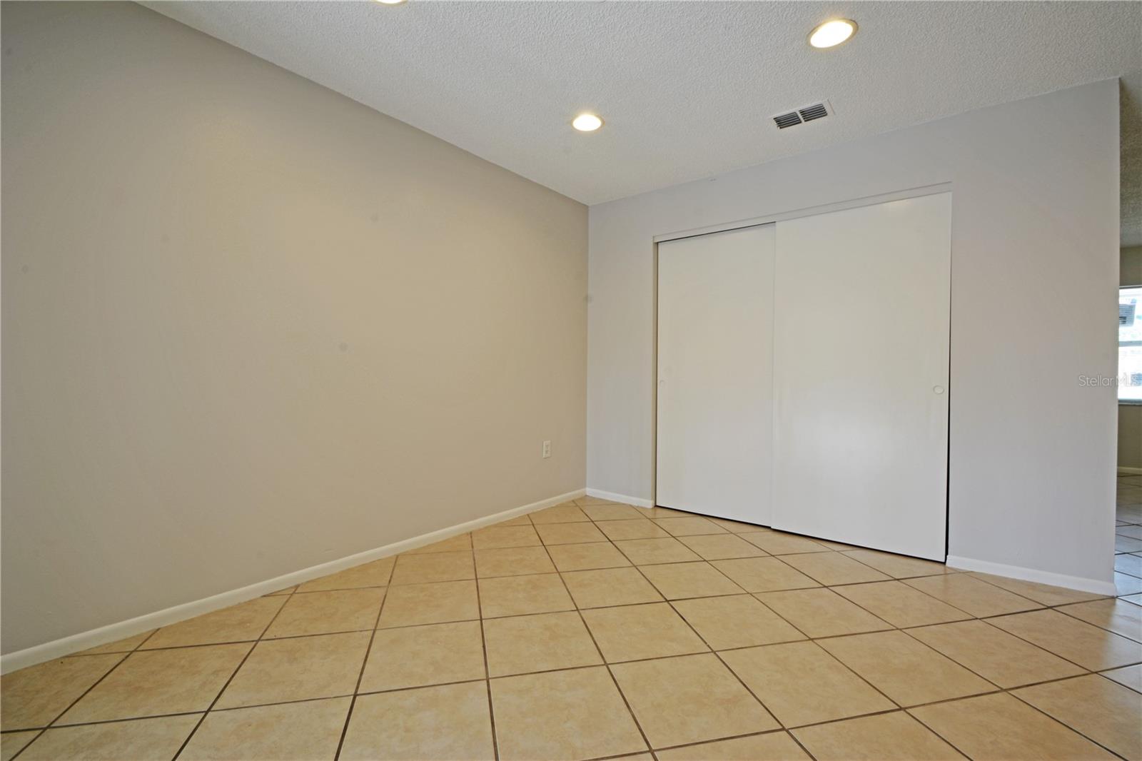 Image 16 of 37 For 620 Pent Street