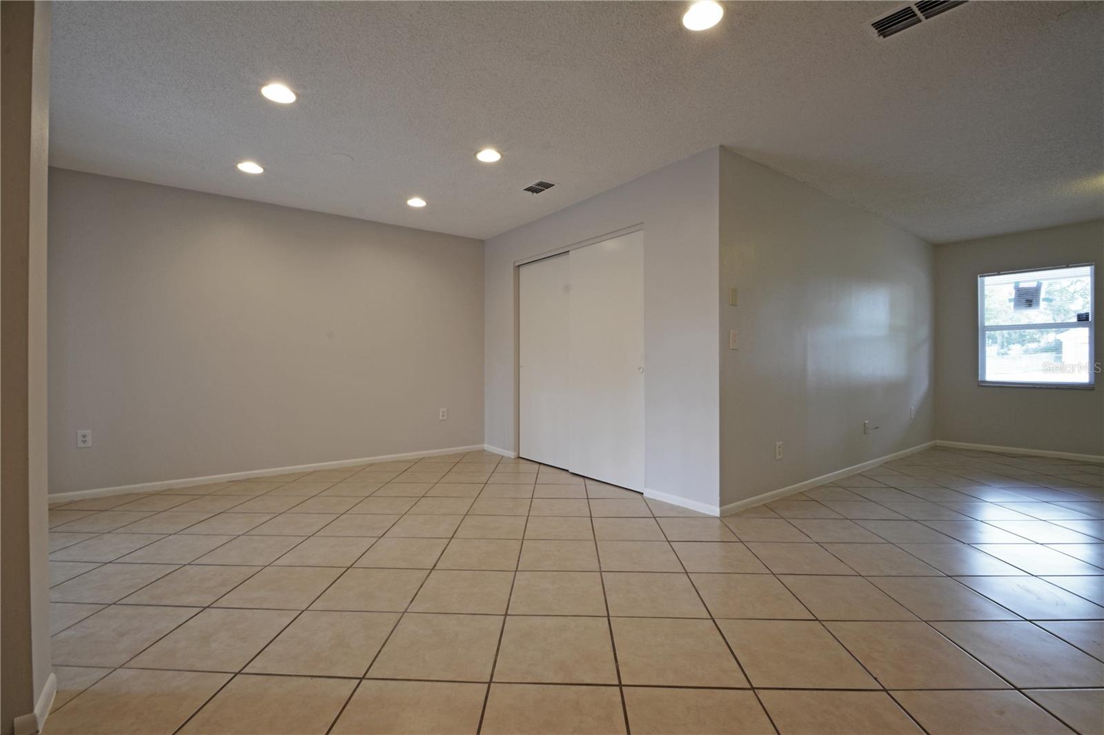 Image 9 of 37 For 620 Pent Street