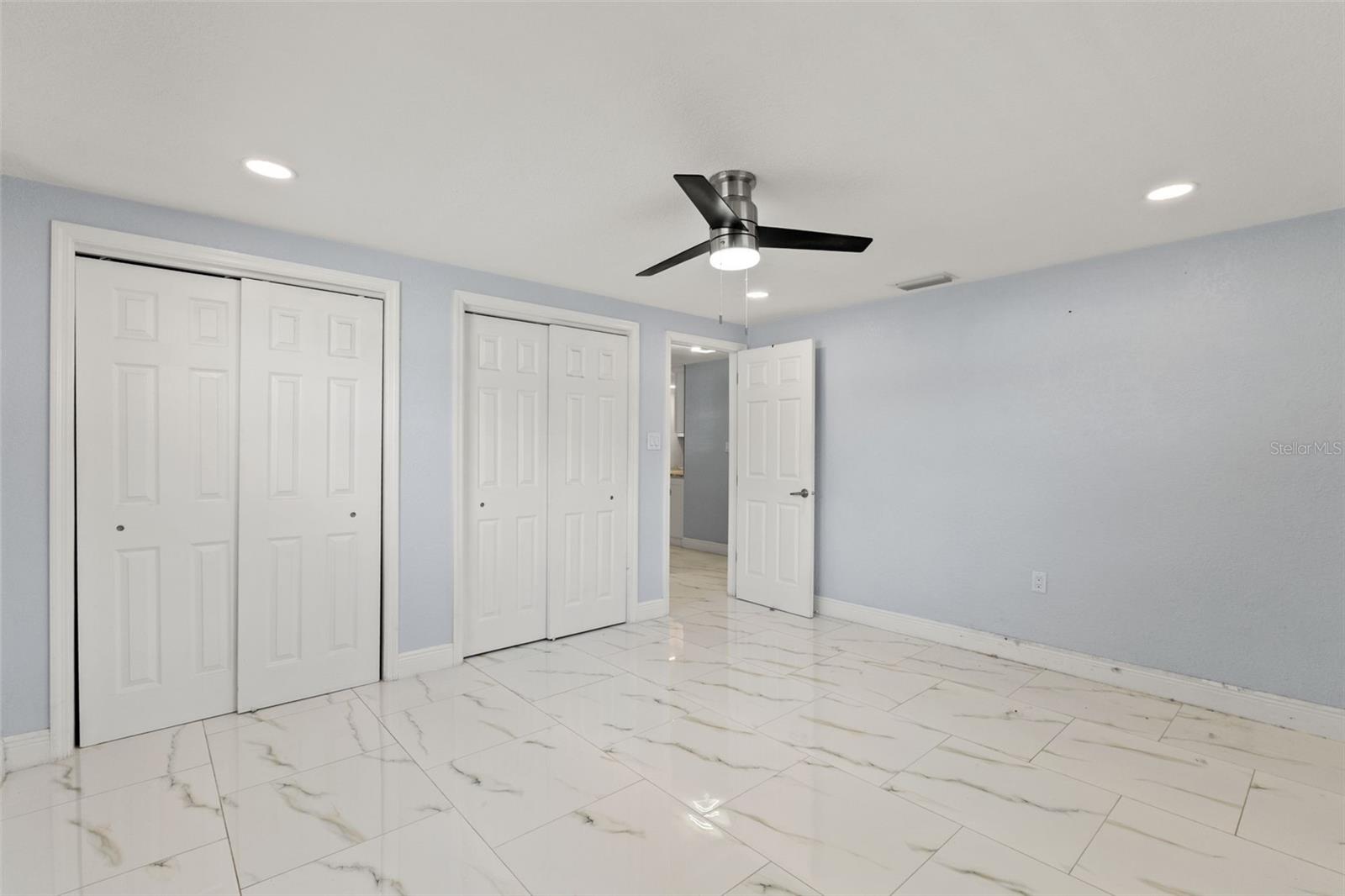 Listing photo id 8 for 1415 Brixton Lane