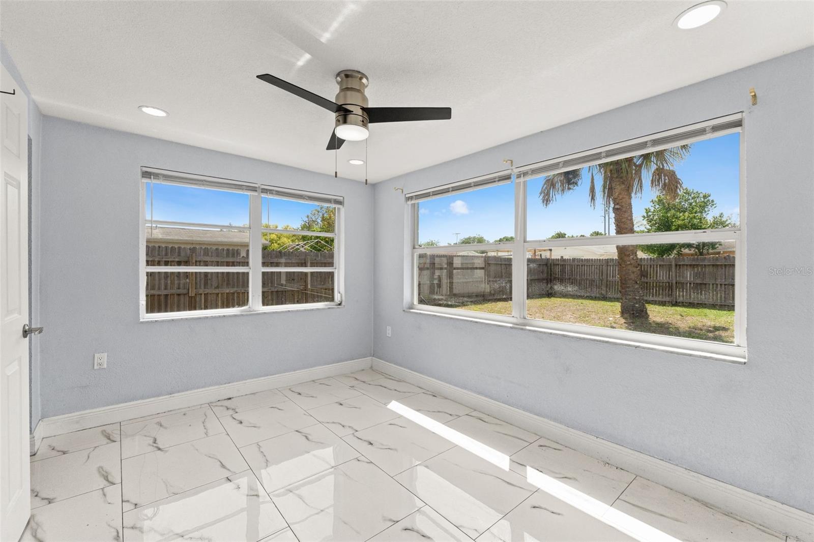 Listing photo id 15 for 1415 Brixton Lane