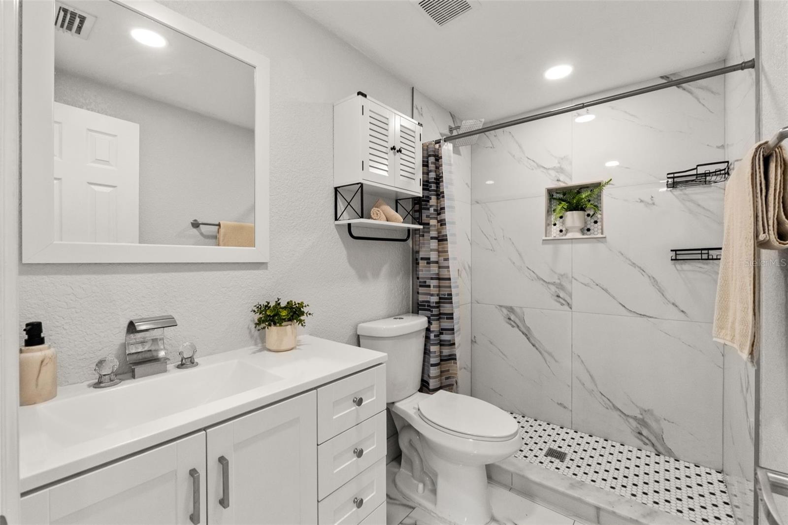 Listing photo id 18 for 1415 Brixton Lane