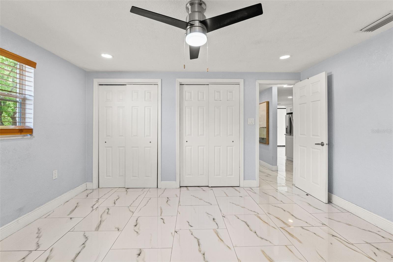 Listing photo id 22 for 1415 Brixton Lane