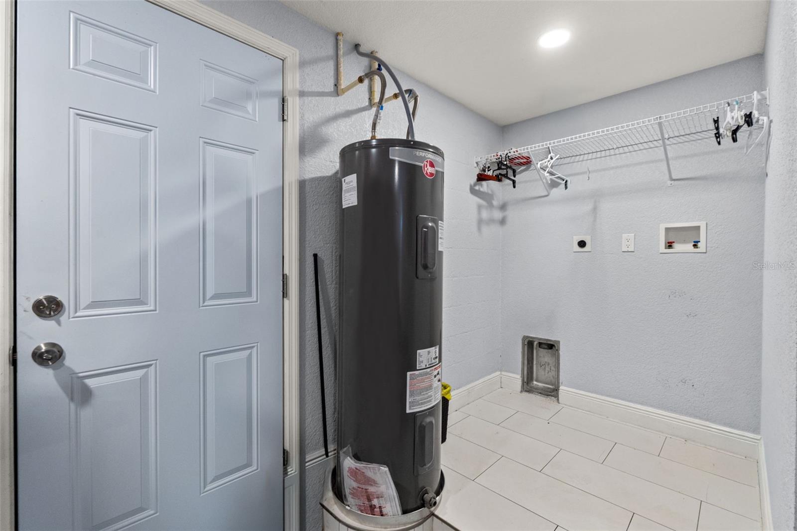 Listing photo id 23 for 1415 Brixton Lane