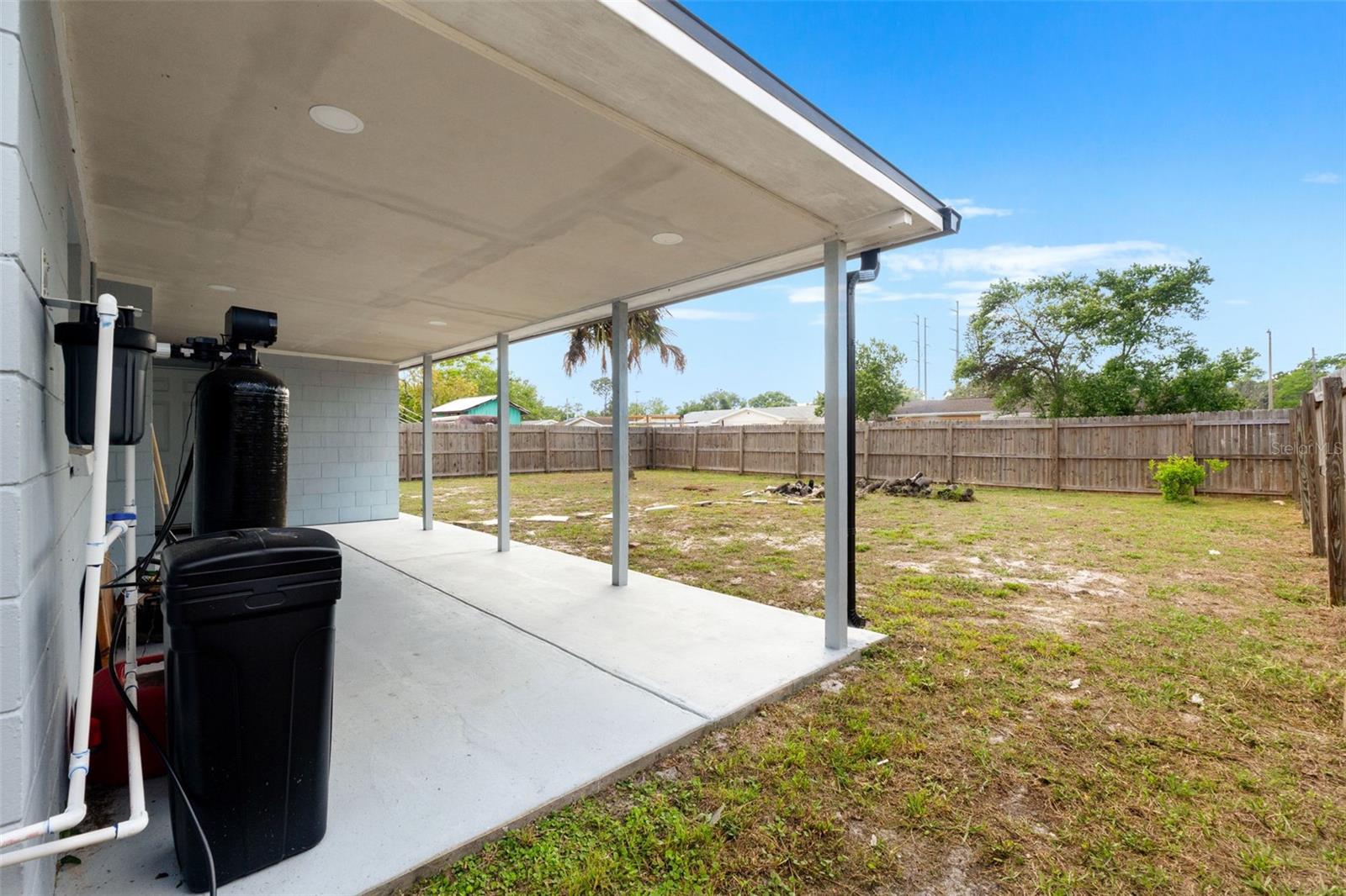 Listing photo id 26 for 1415 Brixton Lane