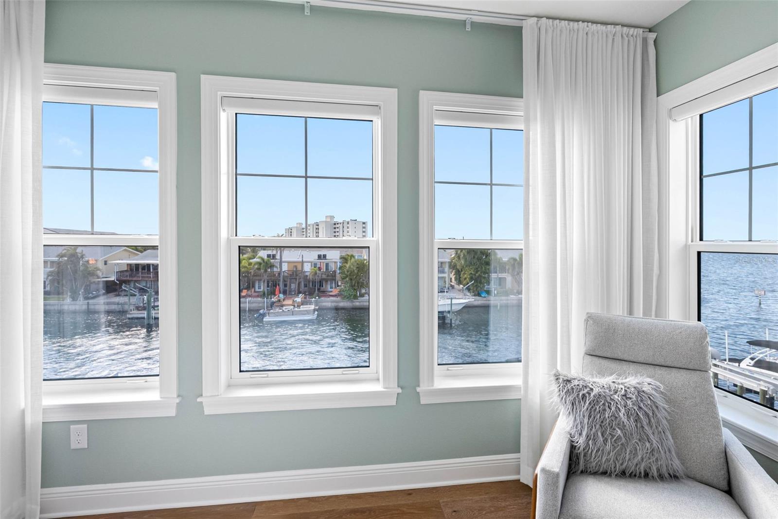 Image 15 of 40 For 604 Sea Court