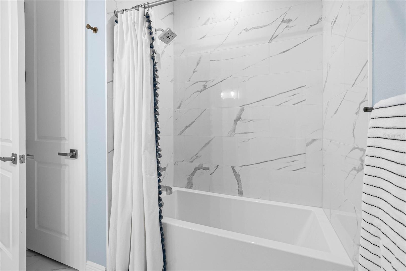 Image 24 of 40 For 604 Sea Court