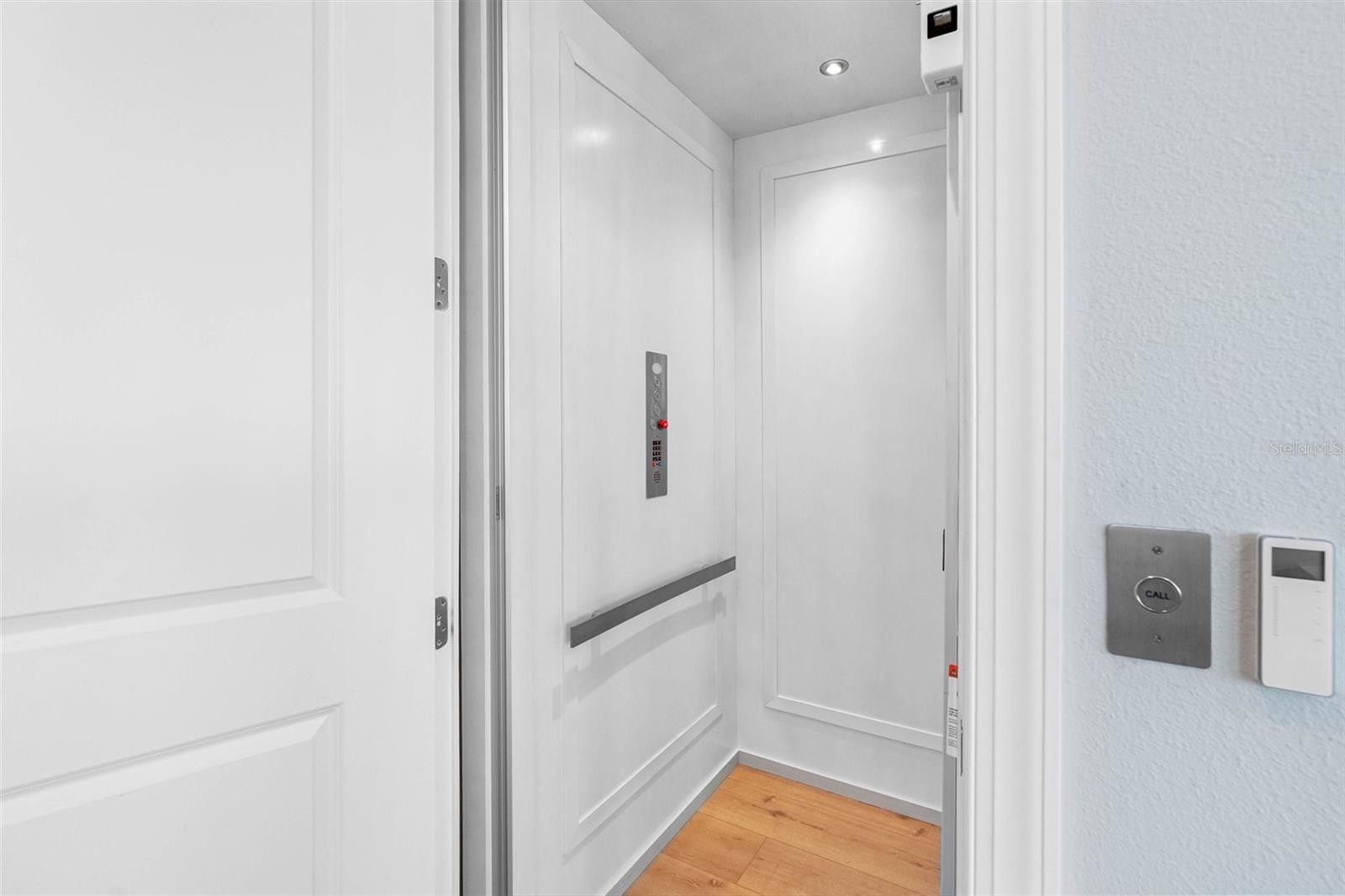 Image 26 of 40 For 604 Sea Court