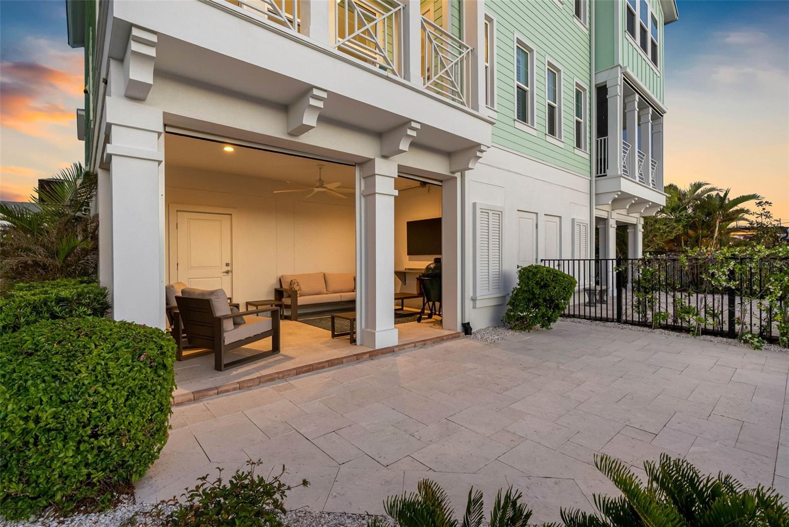 Image 34 of 40 For 604 Sea Court