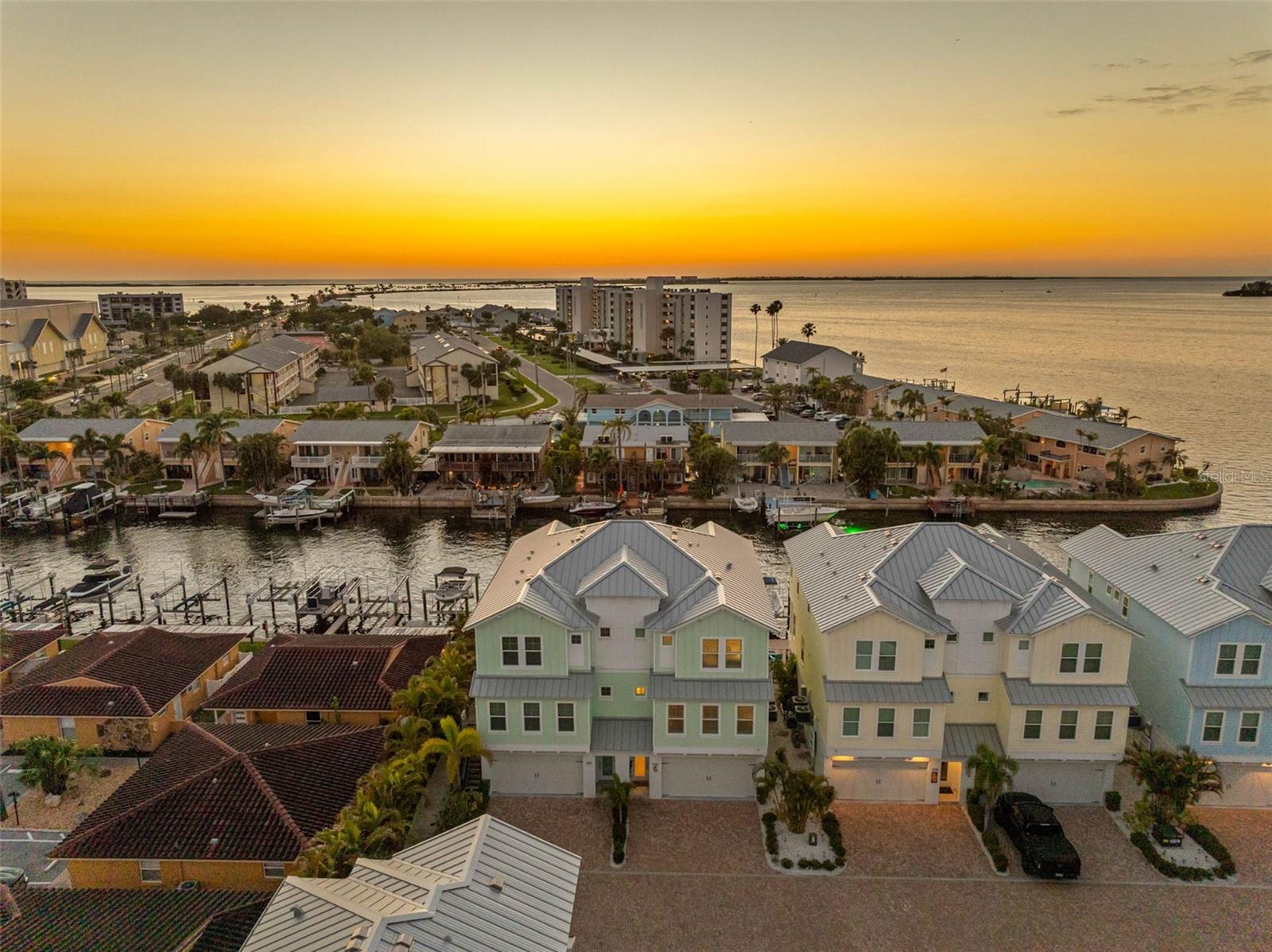 Image 4 of 40 For 604 Sea Court