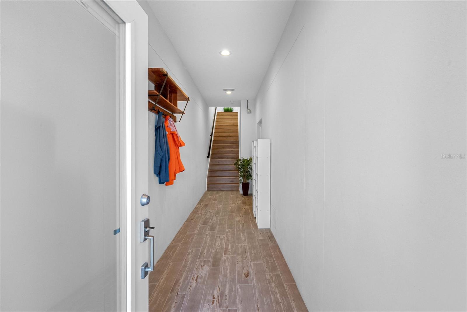 Image 5 of 40 For 604 Sea Court