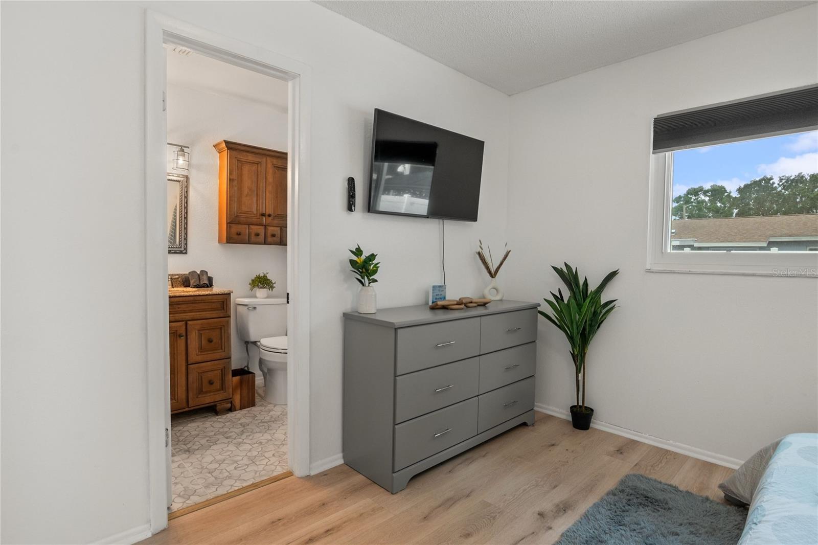 Image 12 of 20 For 2316 Fulton Way