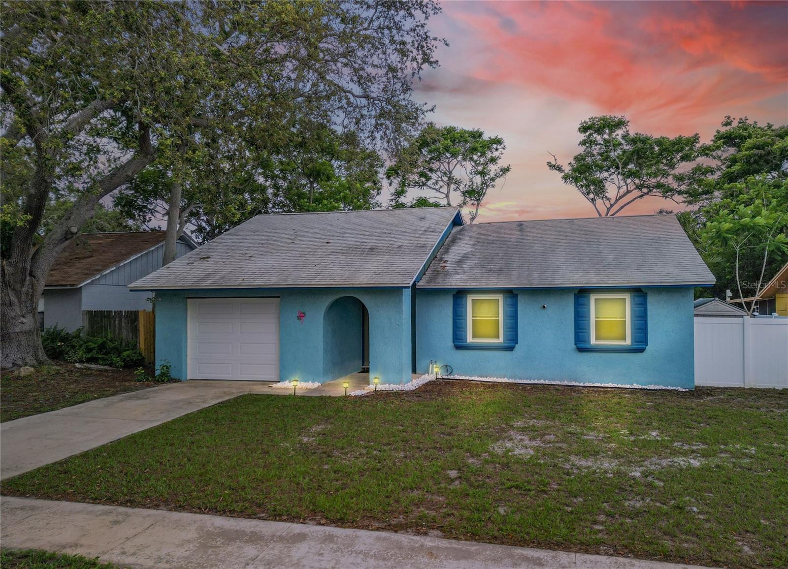 Image 2 of 20 For 2316 Fulton Way