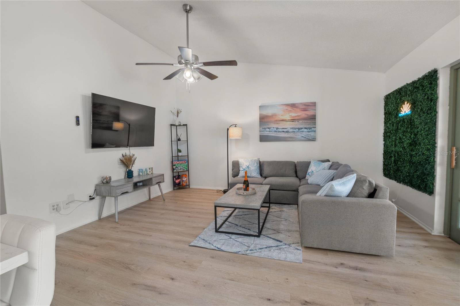 Image 4 of 20 For 2316 Fulton Way