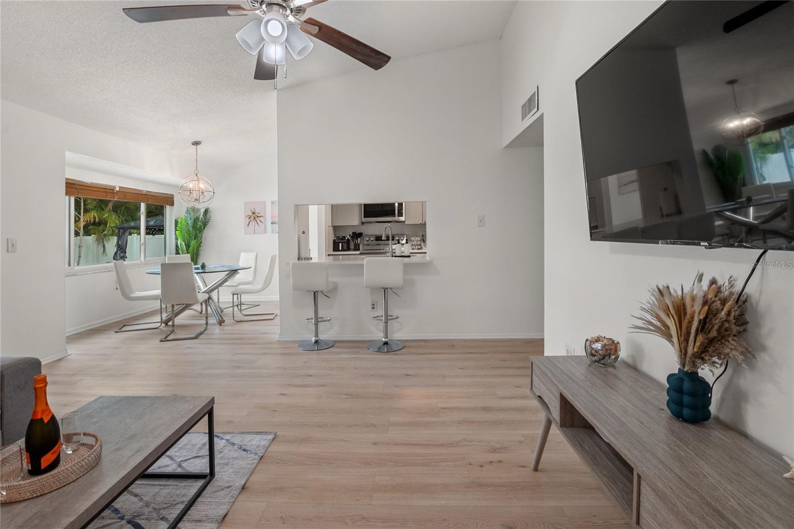 Image 5 of 20 For 2316 Fulton Way