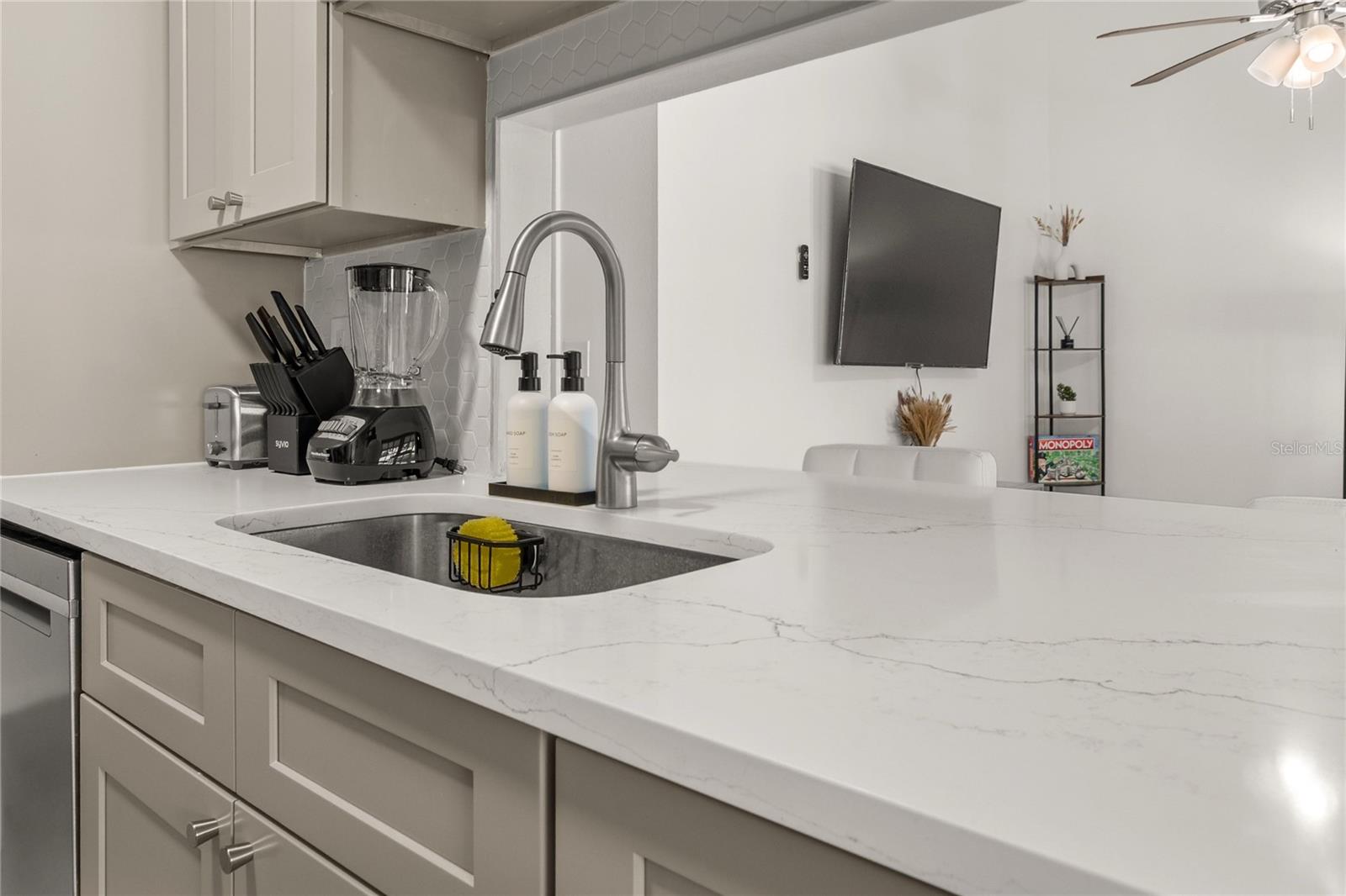 Image 6 of 20 For 2316 Fulton Way