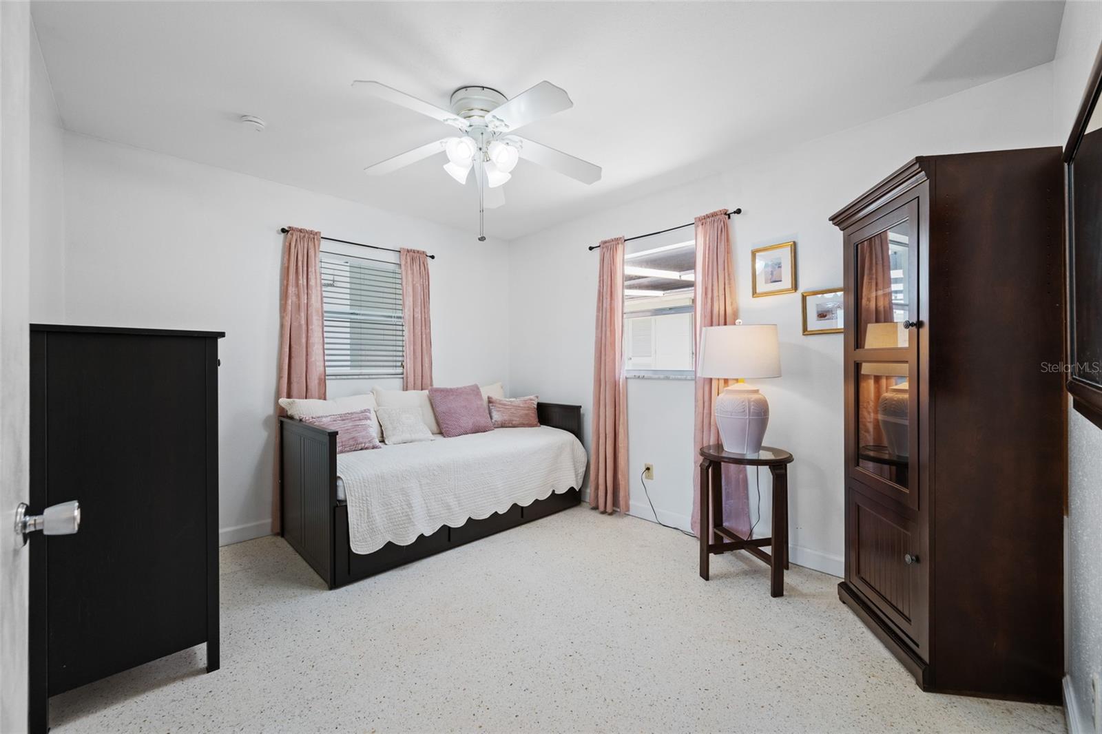 Image 15 of 31 For 12400 Park Blvd  623