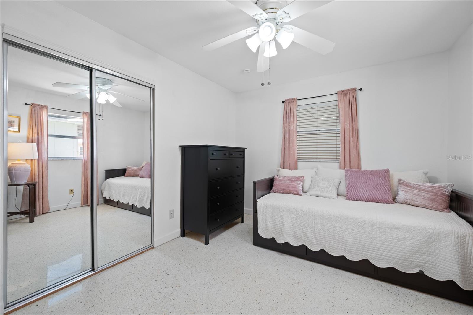 Image 16 of 31 For 12400 Park Blvd  623