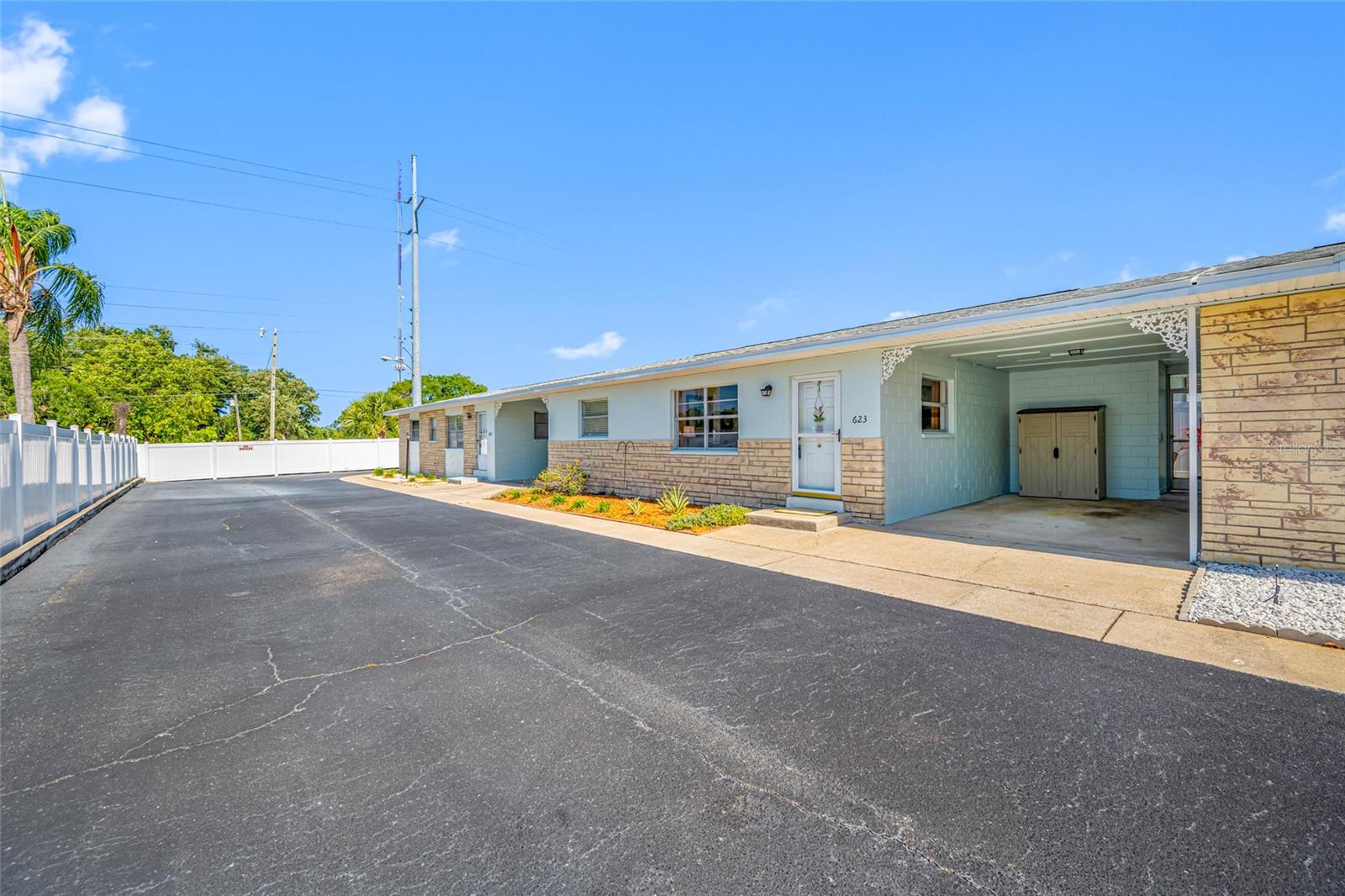 Image 2 of 31 For 12400 Park Blvd  623