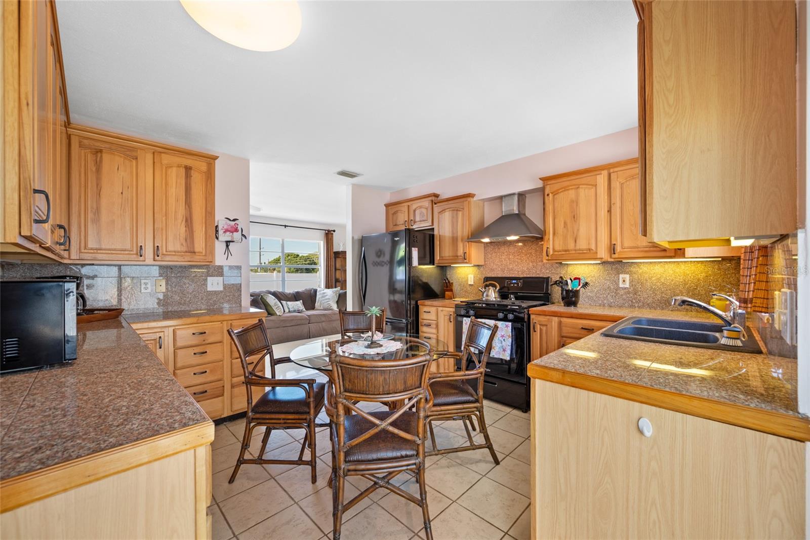 Image 5 of 31 For 12400 Park Blvd  623