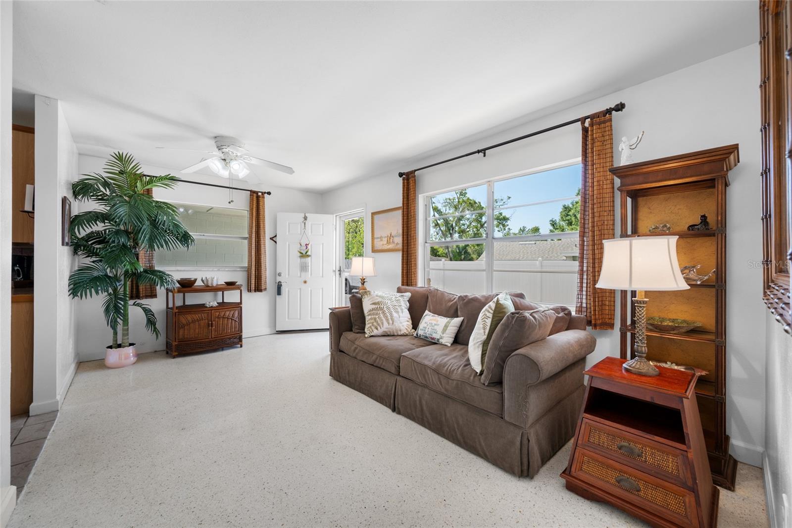 Image 7 of 31 For 12400 Park Blvd  623