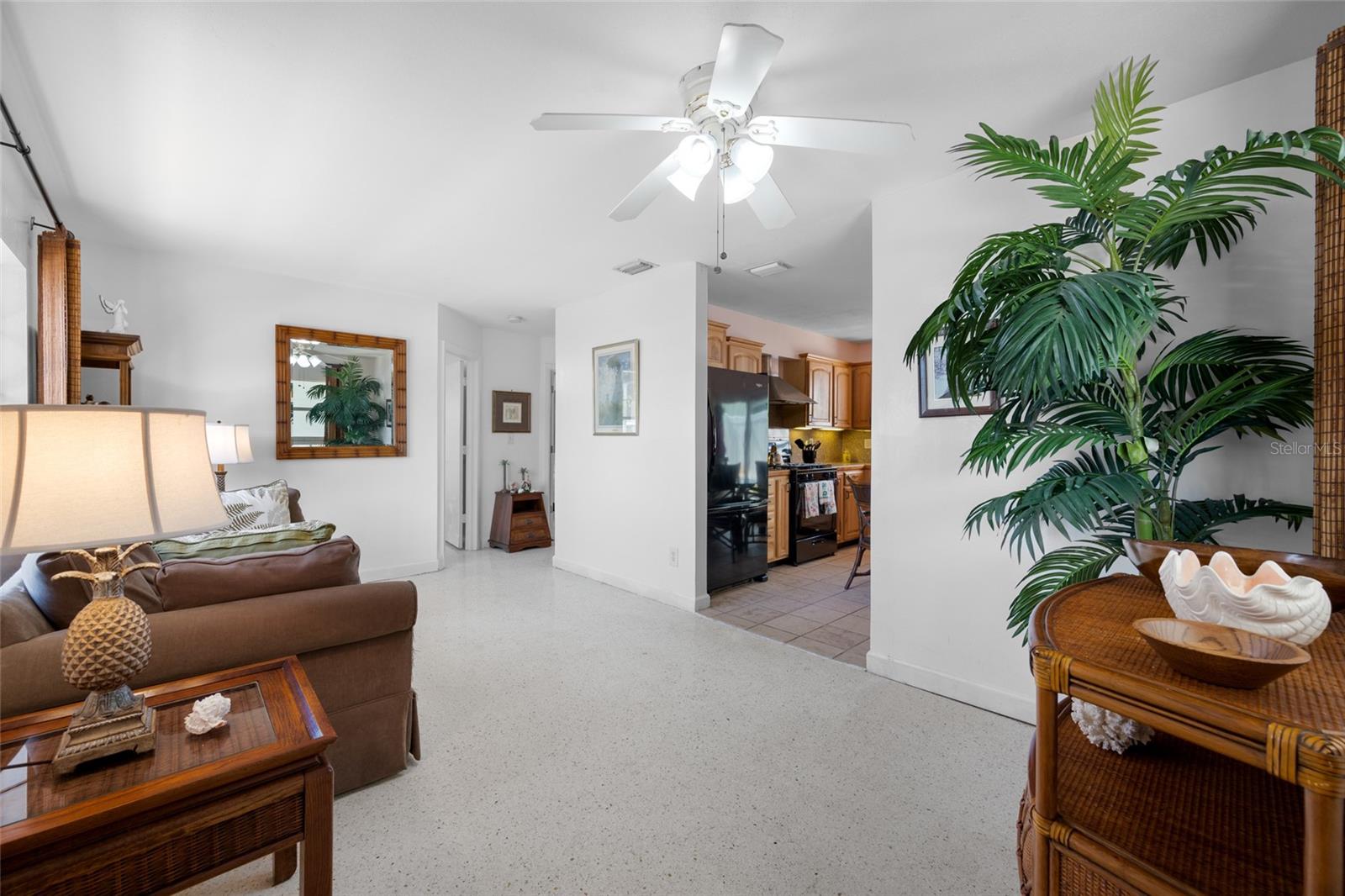 Image 8 of 31 For 12400 Park Blvd  623